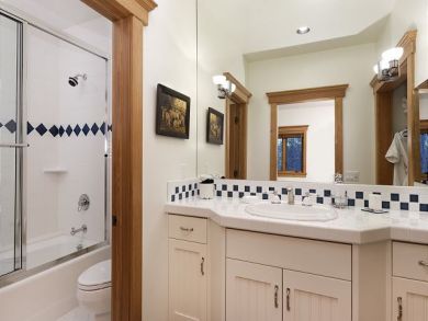 Aspen Home 924402 Aspen Home 924402