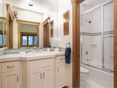 Aspen Home 924402 Aspen Home 924402
