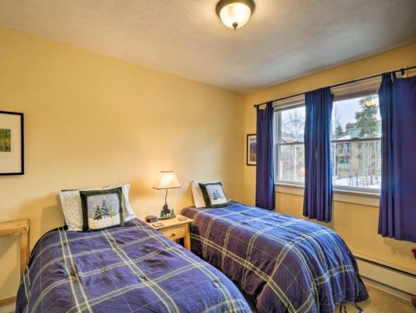 Breckenridge Condo with Communal Pool & Spa Sleeps 8