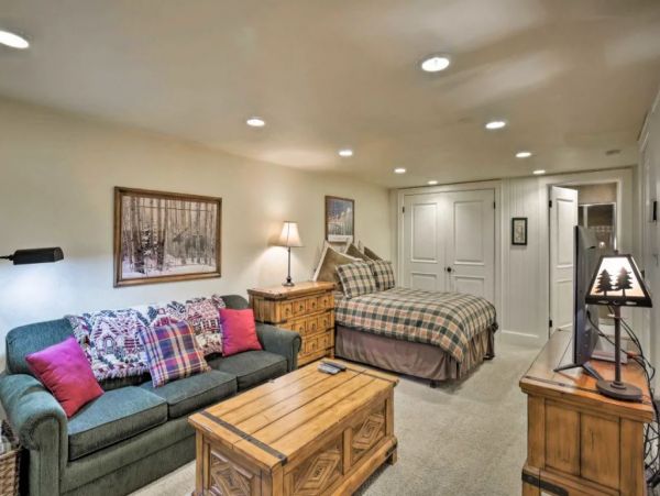 Breckenridge Condo with Communal Pool & Spa Sleeps 8