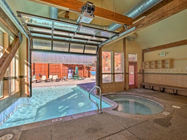 Breckenridge Condo with Communal Pool & Spa Sleeps 8