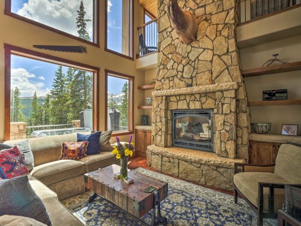 Fairplay 4 Bedroom Home with Fitness Room and Sauna