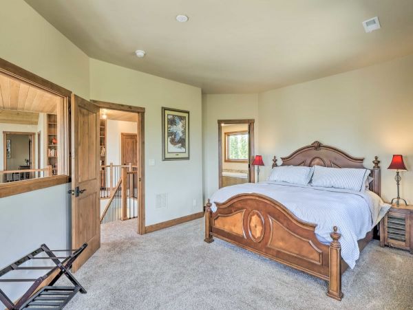 Fairplay 4 Bedroom Home with Fitness Room and Sauna