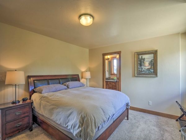Fairplay 4 Bedroom Home with Fitness Room and Sauna