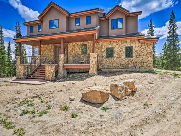 Fairplay 4 Bedroom Home with Fitness Room and Sauna
