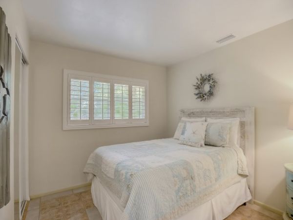 Walk to Beach Three Bedroom Vacation Home in Siesta Key