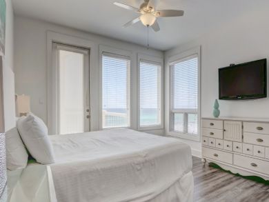 Ocean Front Miramar Luxury Home Plus Guest House