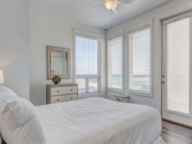 Ocean Front Miramar Luxury Home Plus Guest House