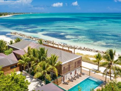 Luxury Oceanfront Vacation Home in Turks & Caicos Sleeps 16