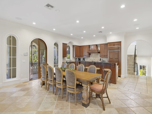 150 yards to the Beach Six Bedroom  Luxury Vacation Home in Captiva