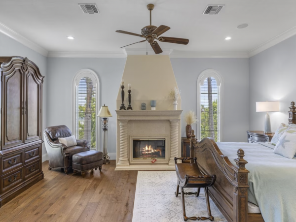 150 yards to the Beach Six Bedroom  Luxury Vacation Home in Captiva