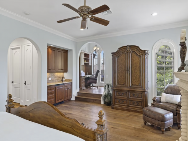 150 yards to the Beach Six Bedroom  Luxury Vacation Home in Captiva