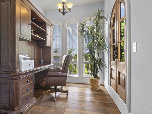 150 yards to the Beach Six Bedroom  Luxury Vacation Home in Captiva