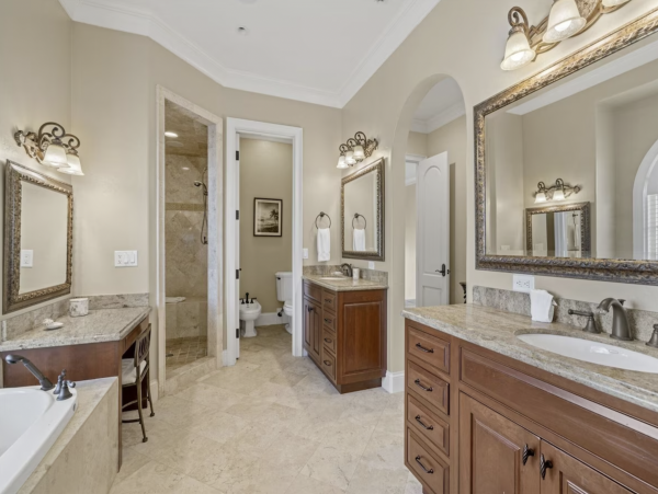 150 yards to the Beach Six Bedroom  Luxury Vacation Home in Captiva