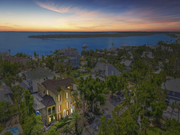 150 yards to the Beach Six Bedroom  Luxury Vacation Home in Captiva