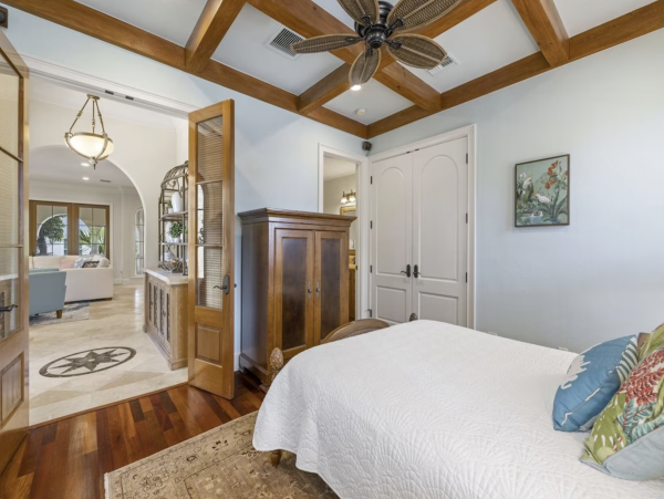 150 yards to the Beach Six Bedroom  Luxury Vacation Home in Captiva