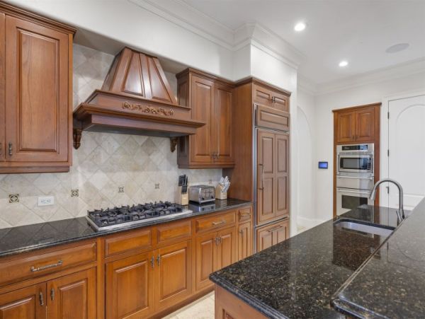 150 yards to the Beach Six Bedroom  Luxury Vacation Home in Captiva