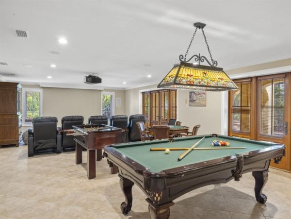 150 yards to the Beach Six Bedroom  Luxury Vacation Home in Captiva