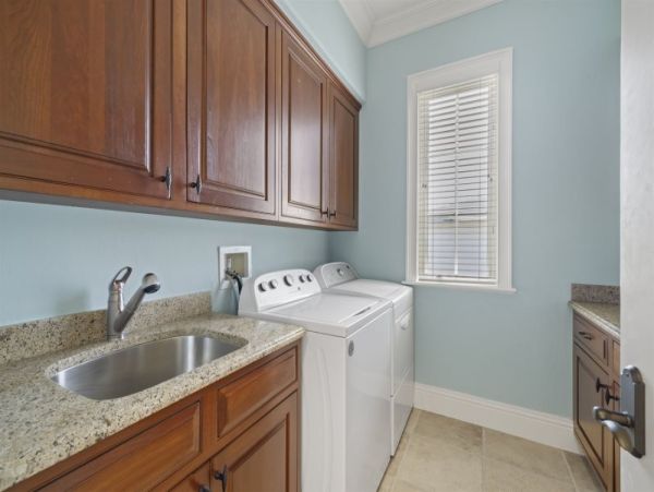 150 yards to the Beach Six Bedroom  Luxury Vacation Home in Captiva