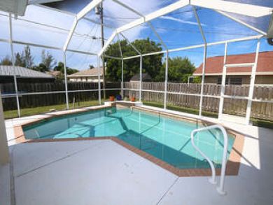 Cape Coral Vacation Rental Sleeps Six Guests