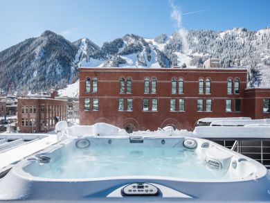Aspen Three Bedroom Penthouse Sleeps Six Guests