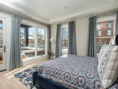 Aspen Three Bedroom Penthouse Sleeps Six Guests