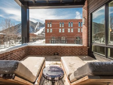 Aspen Three Bedroom Penthouse Sleeps Six Guests
