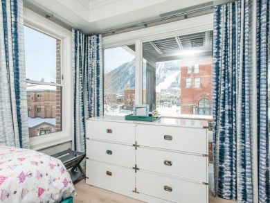 Aspen Three Bedroom Penthouse Sleeps Six Guests