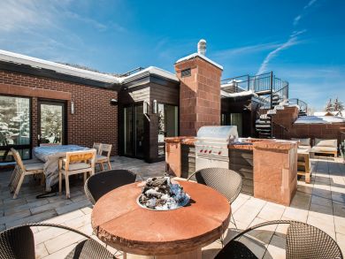Aspen Three Bedroom Penthouse Sleeps Six Guests