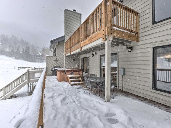 Avon Upscale Six Bedroom Home Rental Sleeps Fourteen Guests