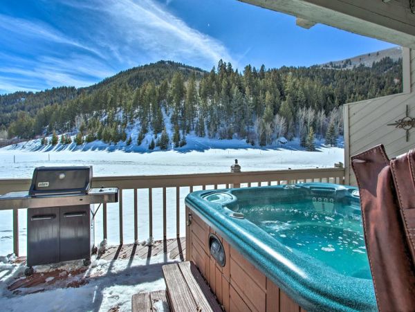 Avon Upscale Six Bedroom Home Rental Sleeps Fourteen Guests