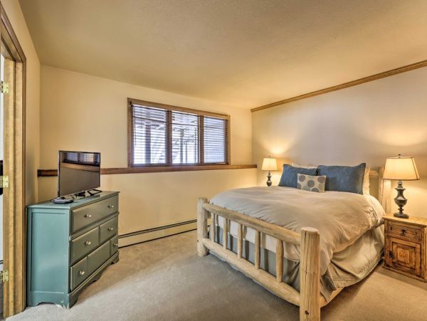 Avon Upscale Six Bedroom Home Rental Sleeps Fourteen Guests
