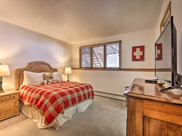Avon Upscale Six Bedroom Home Rental Sleeps Fourteen Guests