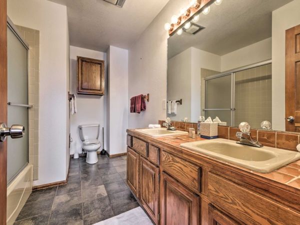 Avon Upscale Six Bedroom Home Rental Sleeps Fourteen Guests