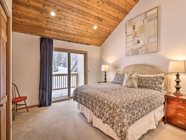 Avon Upscale Six Bedroom Home Rental Sleeps Fourteen Guests