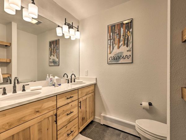 Avon Upscale Six Bedroom Home Rental Sleeps Fourteen Guests