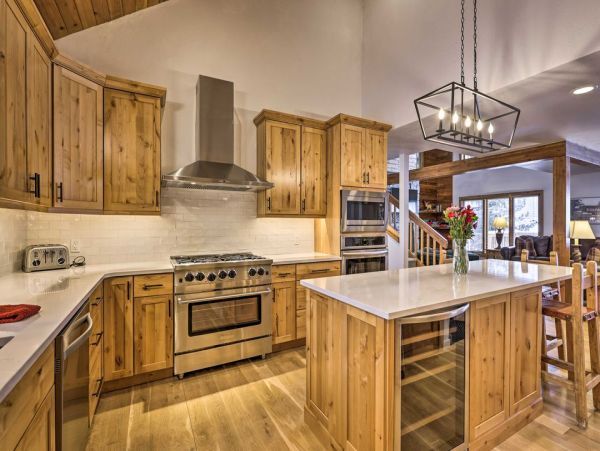 Avon Upscale Six Bedroom Home Rental Sleeps Fourteen Guests