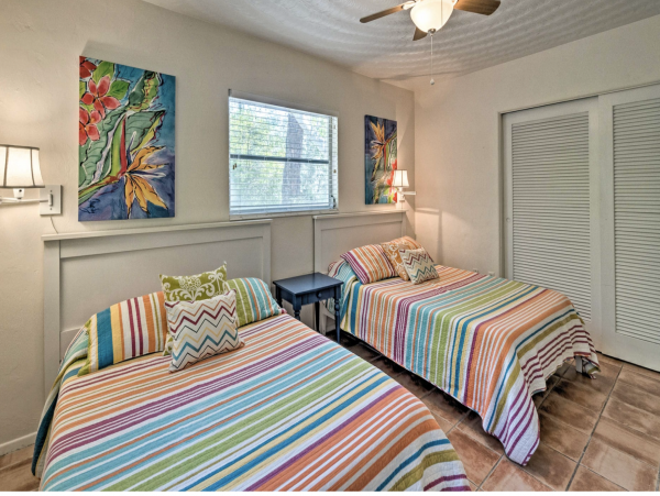 Walk to Beach Three Bedroom Pool Home in Siesta Key