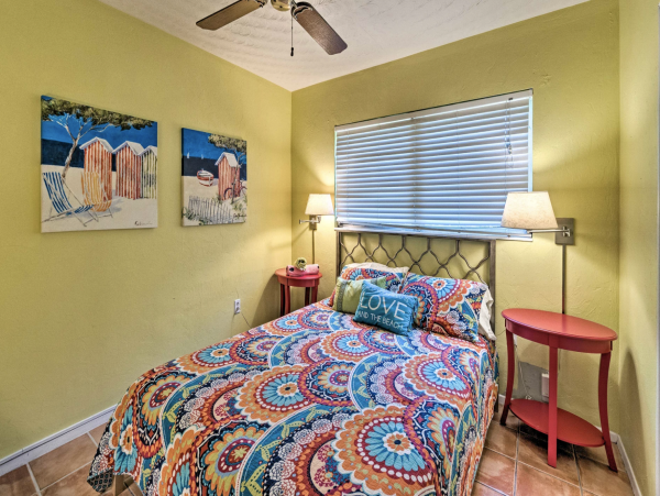 Walk to Beach Three Bedroom Pool Home in Siesta Key