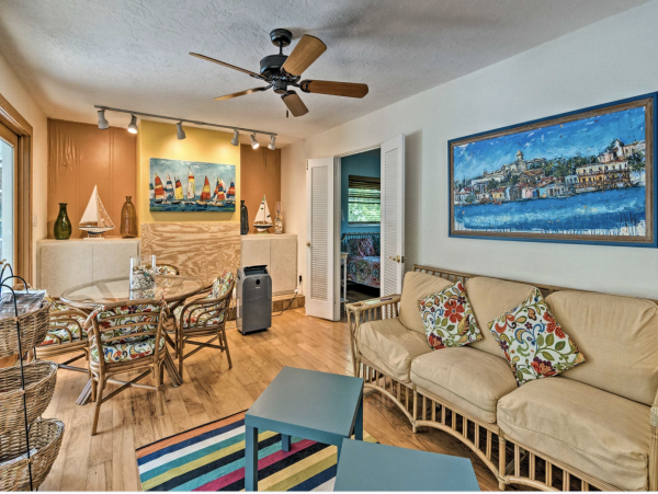 Walk to Beach Three Bedroom Pool Home in Siesta Key