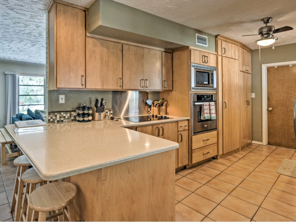 Walk to Beach Three Bedroom Pool Home in Siesta Key