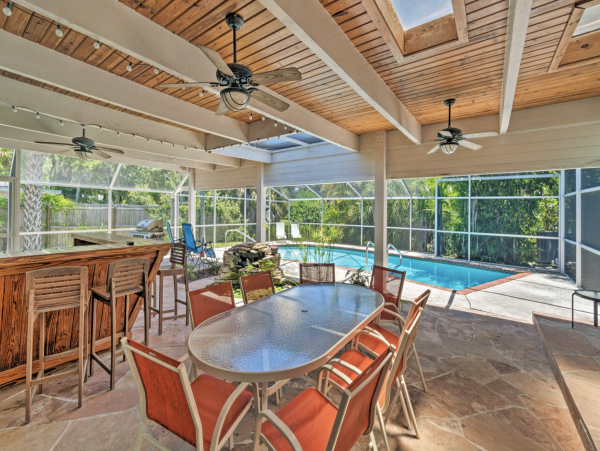 Walk to Beach Three Bedroom Pool Home in Siesta Key