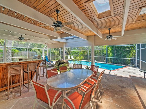 Walk to Beach Three Bedroom Pool Home in Siesta Key