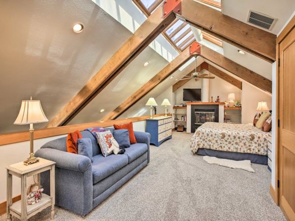 Walk to Lifts Two Bedroom Vacation Home with Private Sauna