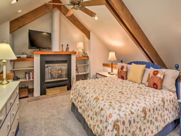 Walk to Lifts Two Bedroom Vacation Home with Private Sauna