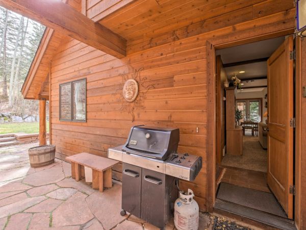Walk to Lifts Two Bedroom Vacation Home with Private Sauna