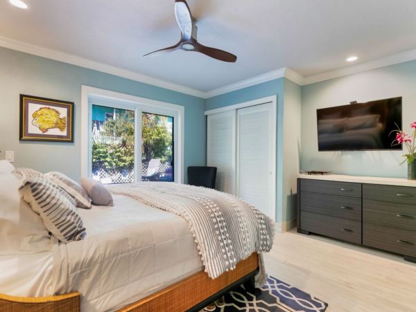 Fort Myers Vacation Rental Sleeps Two Guests Walk To Beach