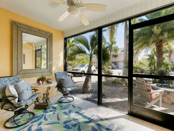 Fort Myers Vacation Rental Sleeps Two Guests Walk To Beach