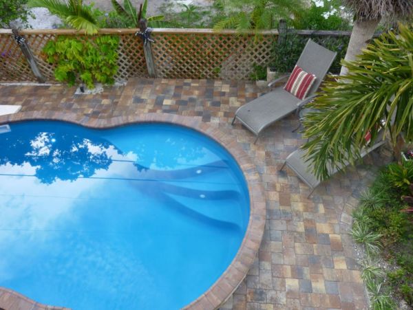 Fort Myers Vacation Rental Sleeps Two Guests Walk To Beach