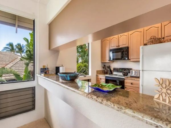 Modern Wailea Vacation Condo Sleeps Two Guests Ocean Views
